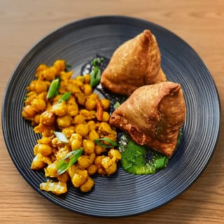 Veg Samosa/Chana